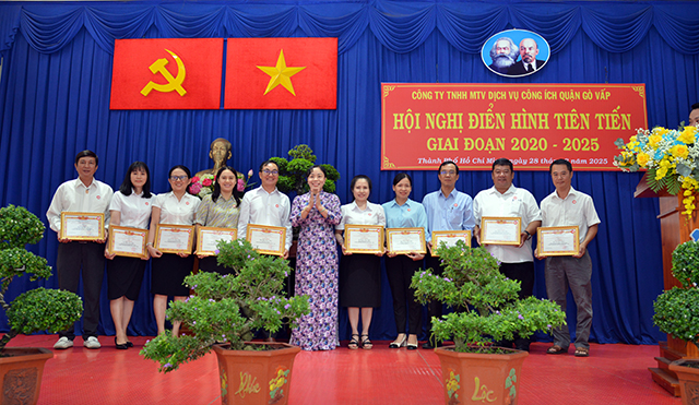 Tuyên dương Điển hình tiên tiến đợt 1